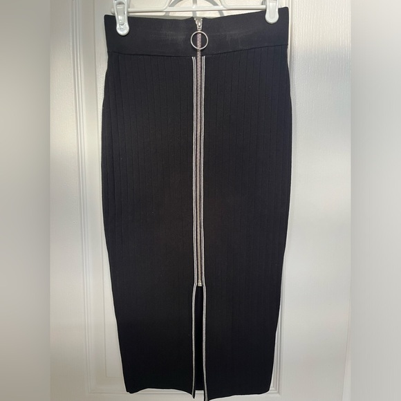 H&M ribbed pencil skirt with slit, functional front zipper, elastic waistband - Picture 6 of 10